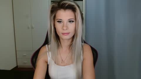 KristineAmore online show from 12-21-25, 08:10