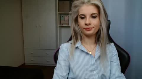 Snapshot of kristineamore chatting on 05-27-26, 06:21 KristineAmore online show from 05-27-26, 06:21