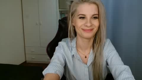 Snapshot of kristineamore chatting on 05-27-26, 06:27 KristineAmore online show from 05-27-26, 06:27
