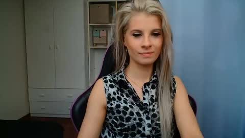 Snapshot of kristineamore chatting on 06-01-26, 06:15 KristineAmore online show from 06-01-26, 06:15