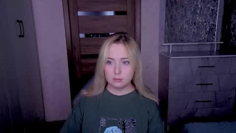 Snapshot of kristy_fran chatting on 05-19-26, 02:18 Kristy online show from 05-19-26, 02:18