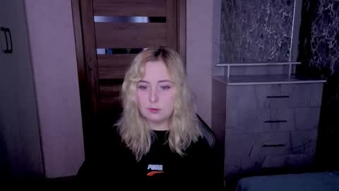 Snapshot of kristy_fran chatting on 05-19-26, 09:21 Kristy online show from 05-19-26, 09:21