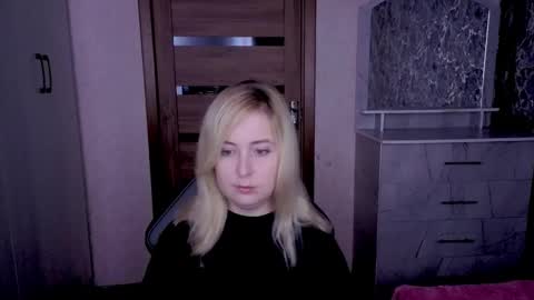 Snapshot of kristy_fran chatting on 05-22-26, 09:31 Kristy online show from 05-22-26, 09:31