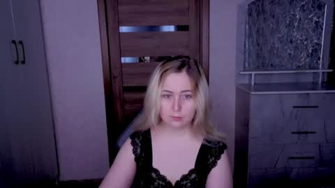 Snapshot of kristy_fran chatting on 06-27-26, 11:54 Kristy online show from 06-27-26, 11:54