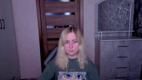 Snapshot of kristy_fran chatting on 06-30-26, 06:14 Kristy online show from 06-30-26, 06:14