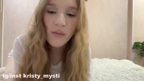 Snapshot of kristy_mysti chatting on 01-12-26, 08:14 Kristy online show from 01-12-26, 08:14