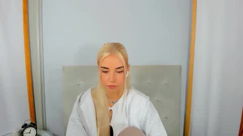 KristyFlowers online show from 09-12-25, 03:12