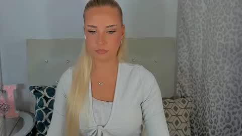 Snapshot of kristyflowers chatting on 07-10-26, 02:30 KristyFlowers online show from 07-10-26, 02:30
