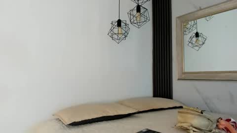 Cristina online show from 04-17-26, 06:55