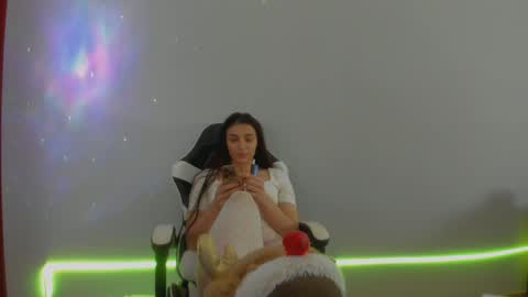 Mother of Dragons online show from 02-12-26, 08:04