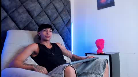 Kroy Wave  Muscle Tattoos Latino online show from 07-08-26, 03:55