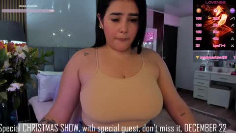 Snapshot of krysstal__ chatting on 12-20-24, 07:07 online show from 12-20-24, 07:07