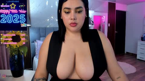 Snapshot of krysstal__ chatting on 01-03-25, 08:00 online show from 01-03-25, 08:00