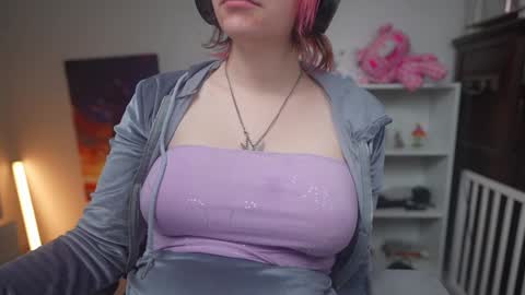 Snapshot of krystalsyxx chatting on 01-24-25, 10:30 Krystal Syx online show from 01-24-25, 10:30