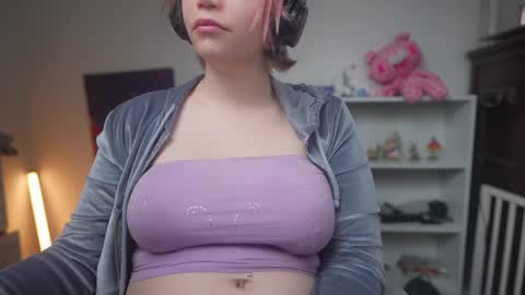 Snapshot of krystalsyxx chatting on 01-30-25, 06:54 Krystal Syx online show from 01-30-25, 06:54