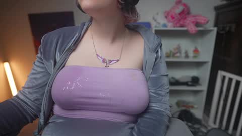 Snapshot of krystalsyxx chatting on 02-09-25, 08:24 Krystal Syx online show from 02-09-25, 08:24