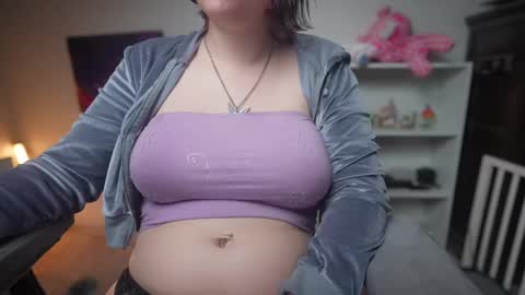 Snapshot of krystalsyxx chatting on 02-20-25, 05:07 Krystal Syx online show from 02-20-25, 05:07