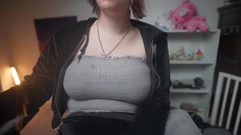 Snapshot of krystalsyxx chatting on 03-02-25, 05:14 Krystal Syx online show from 03-02-25, 05:14