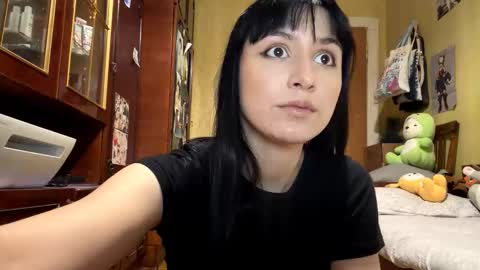 Snapshot of krystleprzygocki chatting on 02-05-26, 04:11 Mira online show from 02-05-26, 04:11