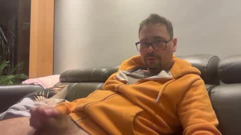 Snapshot of krzysztof1977 chatting on 06-19-26, 09:18 krzysztof1977 online show from 06-19-26, 09:18