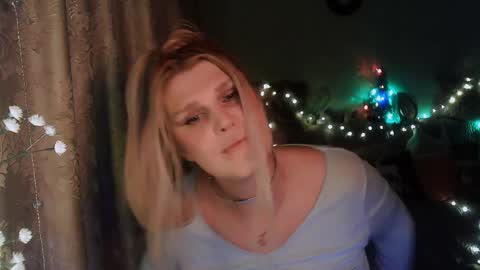 Snapshot of kudesnizza chatting on 12-05-24, 01:28 Annika MTF ts post -op online show from 12-05-24, 01:28