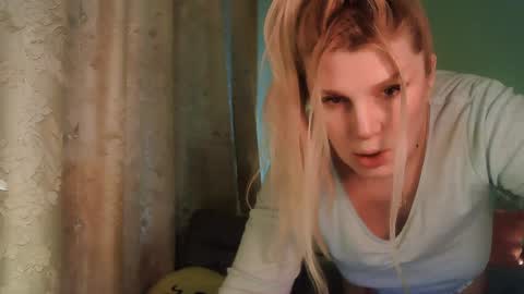 Snapshot of kudesnizza chatting on 01-11-25, 10:19 Annika MTF ts post -op online show from 01-11-25, 10:19