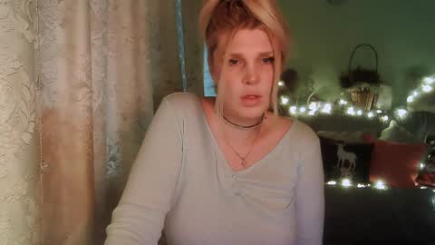Snapshot of kudesnizza chatting on 01-13-25, 10:58 Annika MTF ts post -op online show from 01-13-25, 10:58