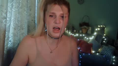 Snapshot of kudesnizza chatting on 02-28-25, 10:41 Annika MTF ts post -op online show from 02-28-25, 10:41