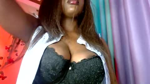 Snapshot of kween_p chatting on 11-08-25, 12:27 Elsa online show from 11-08-25, 12:27