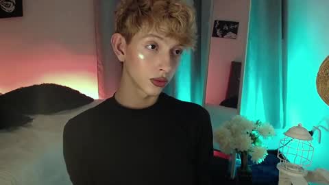 Snapshot of kyle__cooper chatting on 12-09-24, 01:18 Kyle Cooper online show from 12-09-24, 01:18