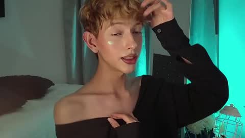 Snapshot of kyle__cooper chatting on 12-11-24, 12:23 Kyle Cooper online show from 12-11-24, 12:23