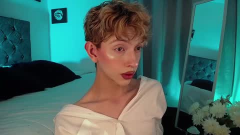 Snapshot of kyle__cooper chatting on 01-01-25, 12:43 Kyle Cooper online show from 01-01-25, 12:43