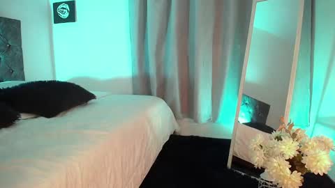 Snapshot of kyle__cooper chatting on 01-09-25, 04:41 Kyle Cooper online show from 01-09-25, 04:41