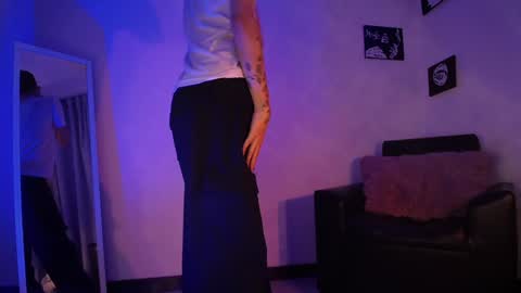 Snapshot of kyle__cooper chatting on 01-19-25, 05:58 Kyle Cooper online show from 01-19-25, 05:58