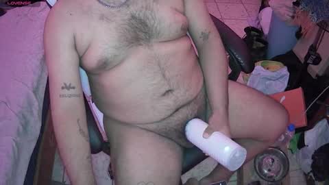 Snapshot of kyledonovvan chatting on 10-28-25, 08:18 Kyle online show from 10-28-25, 08:18