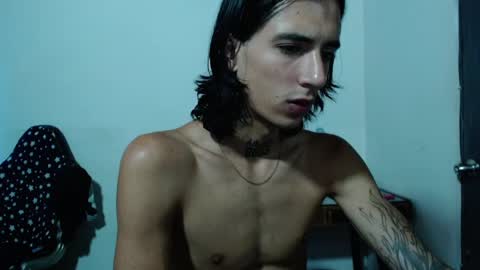 Snapshot of kyleer77 chatting on 01-17-25, 10:23 kyleer77 online show from 01-17-25, 10:23