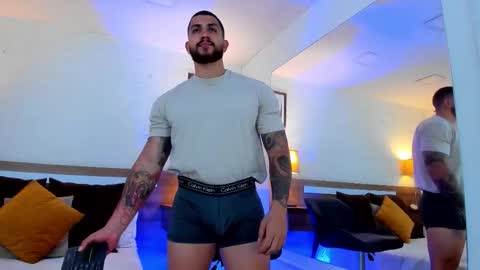 kylenorth_ online show from 10-01-25, 06:14