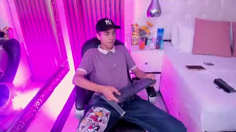 Snapshot of kylepresly chatting on 06-28-26, 04:07 Kyle online show from 06-28-26, 04:07