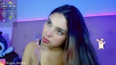 k ylie online show from 02-08-25, 02:04