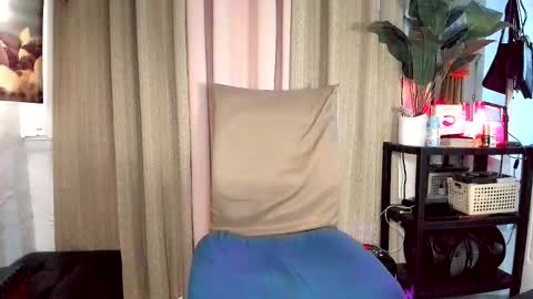 kylie online show from 11-10-25, 07:07