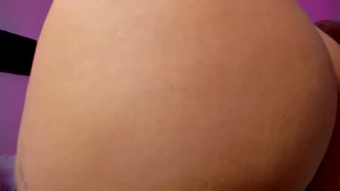 Kylie Lips online show from 10-16-25, 05:58