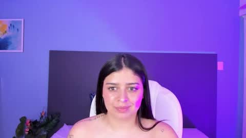 Kylie Reyes  online show from 01-29-25, 01:05