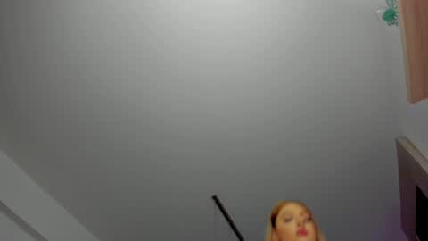 Snapshot of kylieety chatting on 01-13-25, 07:11 KYLIE online show from 01-13-25, 07:11