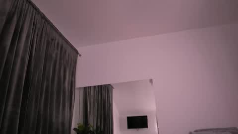 Kylie online show from 11-08-25, 09:57