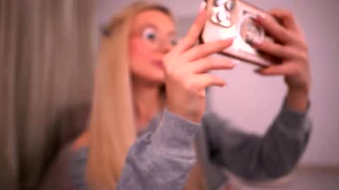 Kylie online show from 02-10-26, 09:52