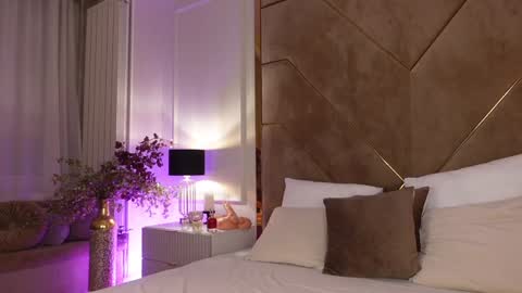 Kylie  online show from 01-28-25, 04:18