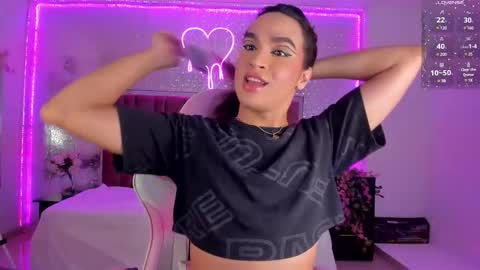 Snapshot of kylievictoria_ chatting on 02-22-25, 05:34 Kylie online show from 02-22-25, 05:34