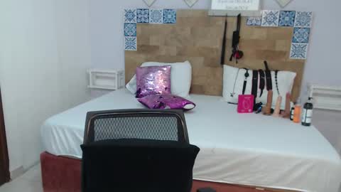 Kylie online show from 11-20-25, 09:53