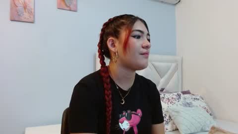 Snapshot of kyliiebaker chatting on 07-05-26, 12:12 Kylie online show from 07-05-26, 12:12