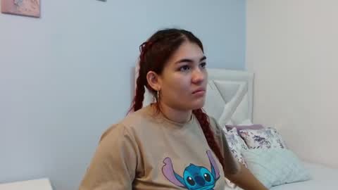 Snapshot of kyliiebaker chatting on 07-06-26, 11:40 Kylie online show from 07-06-26, 11:40